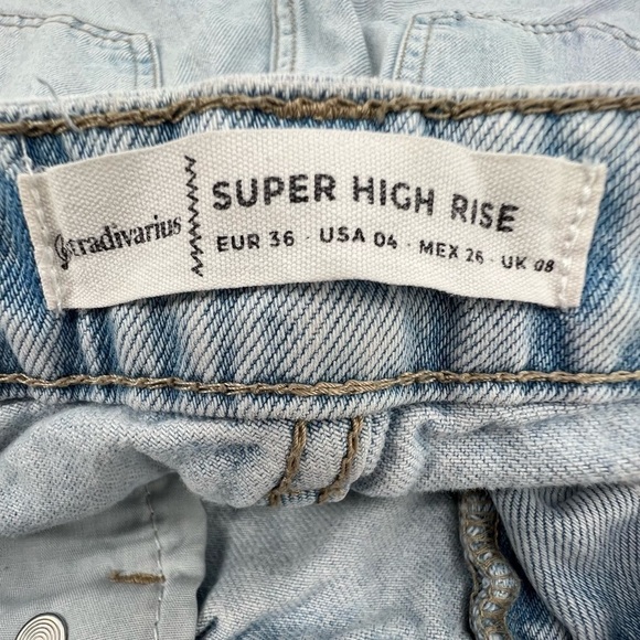 Stradivarius Super High Rise Cut Off Denim Jean Shorts Size 4 Women’s - Picture 2 of 5